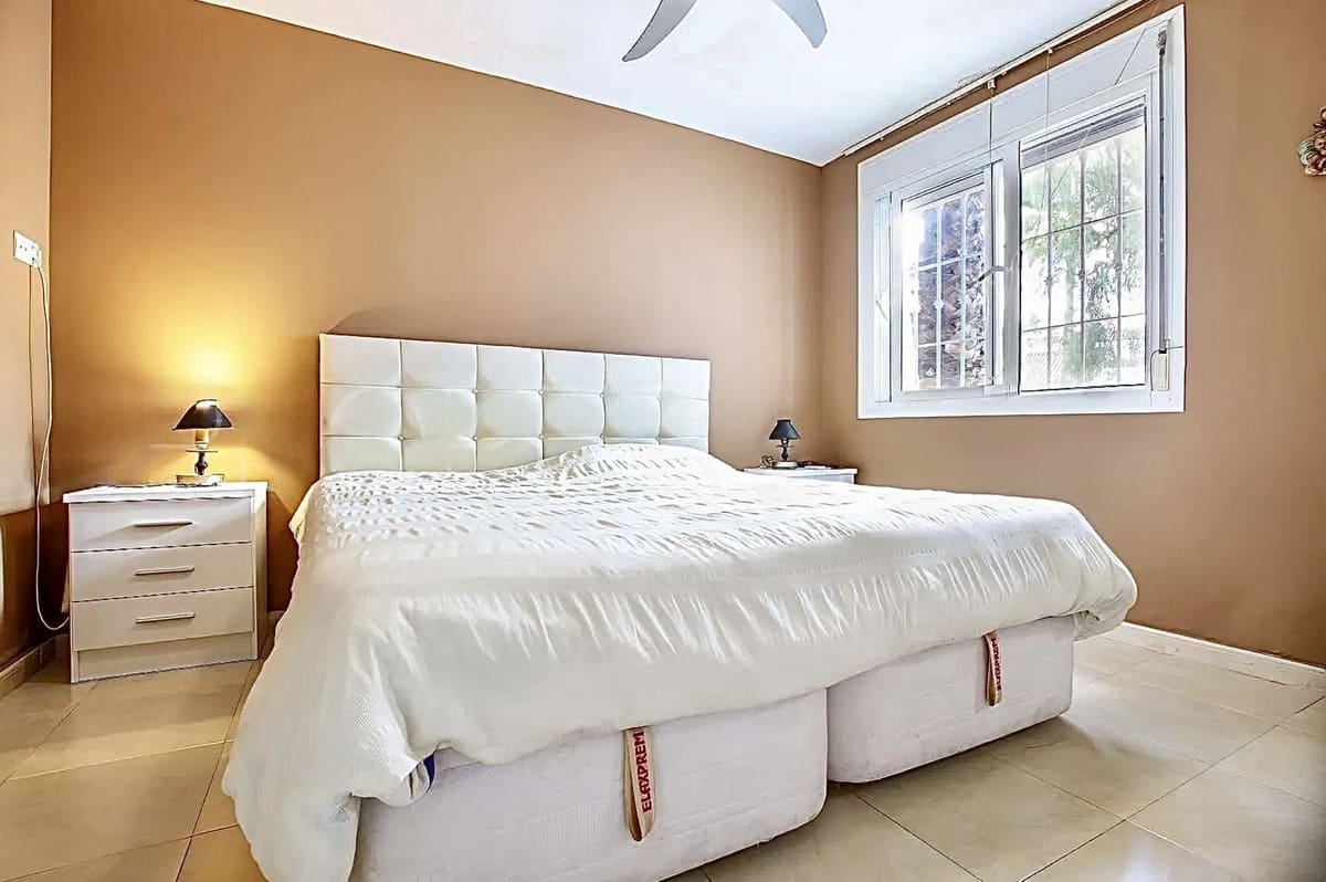 3 bedroom Apartment for sale in Nueva Andalucia with pool - € 680,000 (Ref: 9733249)