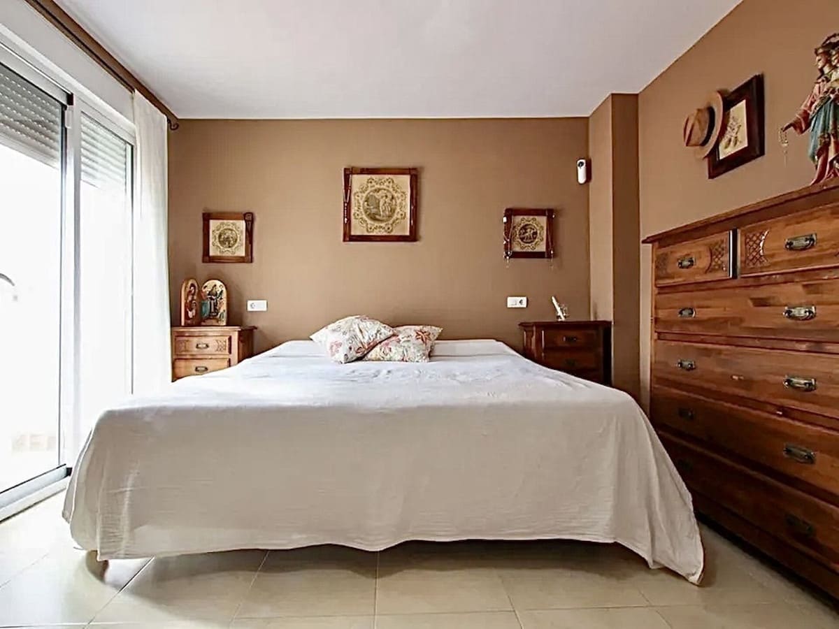 3 bedroom Apartment for sale in Nueva Andalucia with pool - € 680,000 (Ref: 9733249)