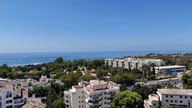 3 quarto Apartamento para venda em Nueva Andalucia, Marbella com piscina - 680 000 € (Ref: 9733249)