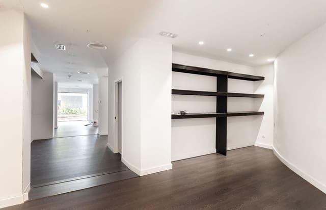 Commercieel te koop in Marbella - € 675.000 (Ref: 9733251)