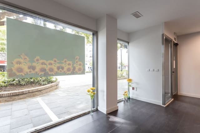 Commercieel te koop in Marbella - € 675.000 (Ref: 9733251)