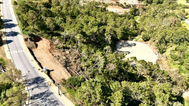 Terrain à Bâtir à vendre à Benahavís - 670 000 € (Ref: 9733252)