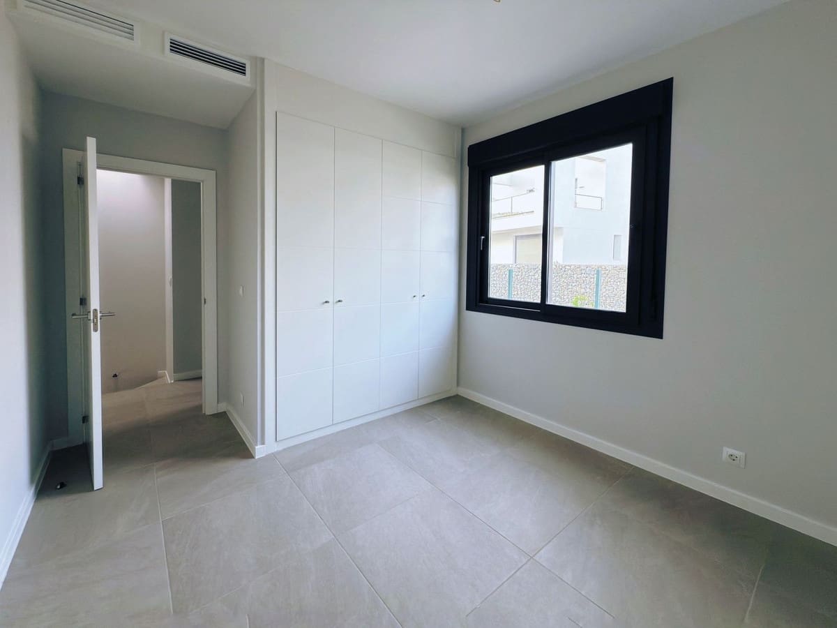 4 bedroom Townhouse for sale in Riviera del Sol with pool garage - € 599,000 (Ref: 9733255)