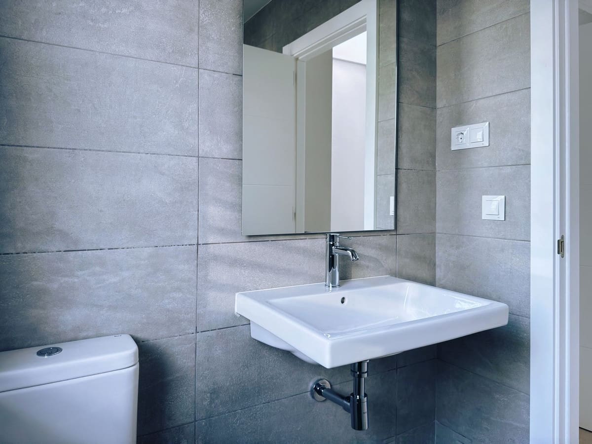 4 bedroom Townhouse for sale in Riviera del Sol with pool garage - € 599,000 (Ref: 9733255)