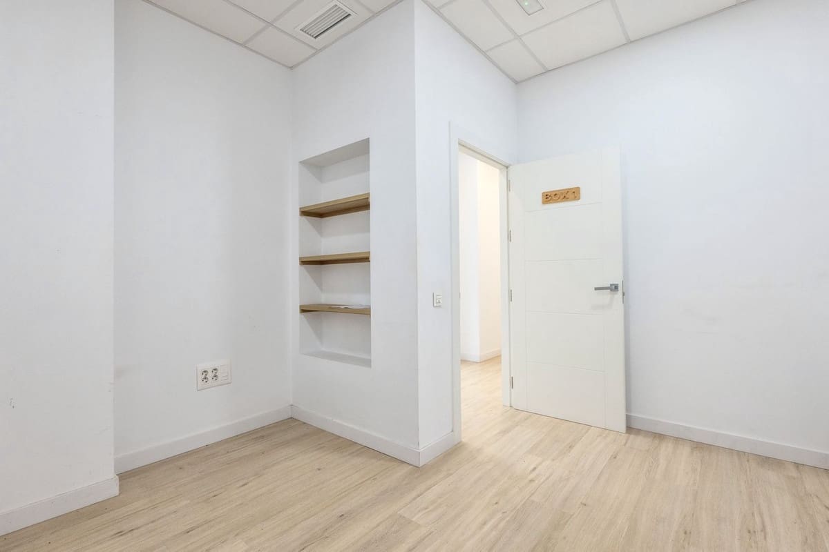 4 bedroom Commercial for sale in Mijas Costa - € 590,000 (Ref: 9733257)