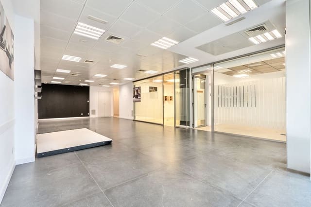 4 soverom Kommersiell til salgs i Mijas Costa, Mijas - € 590 000 (Ref: 9733257)