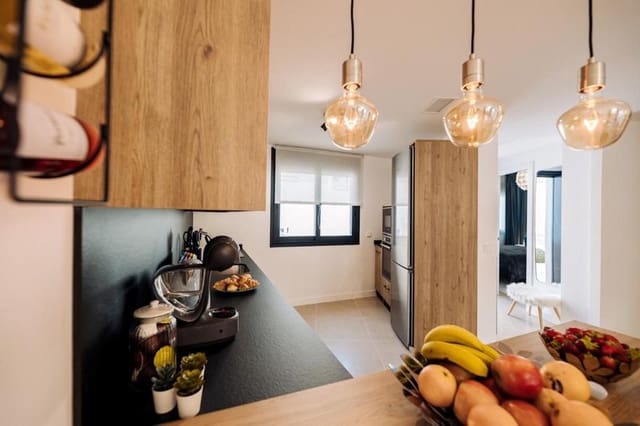 Casa de 3 habitaciones en El Paraiso, Estepona en venta con piscina garaje - 560.000 € (Ref: 9733258)