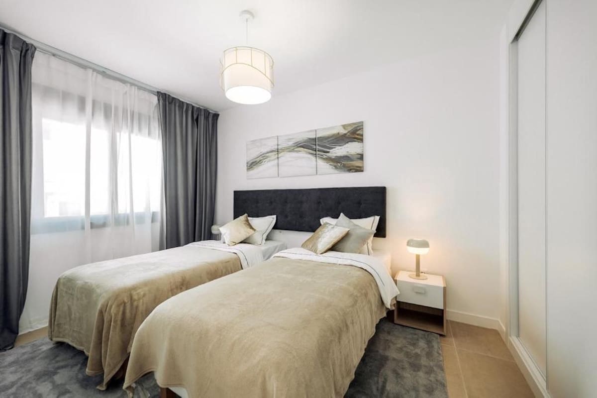 Casa de 3 habitaciones en El Paraiso en venta con piscina garaje - 560.000 € (Ref: 9733258)