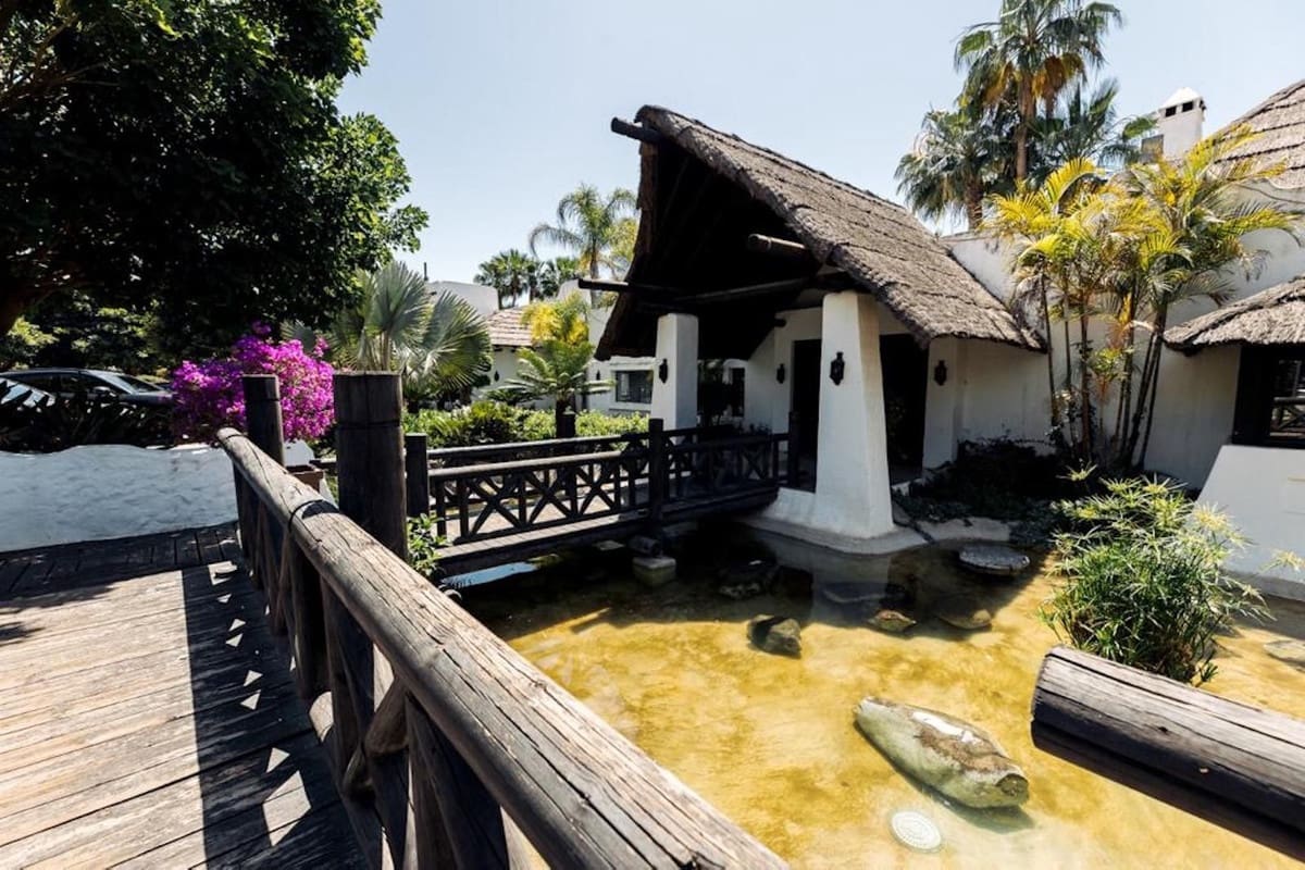 Casa de 3 habitaciones en El Paraiso en venta con piscina garaje - 560.000 € (Ref: 9733258)