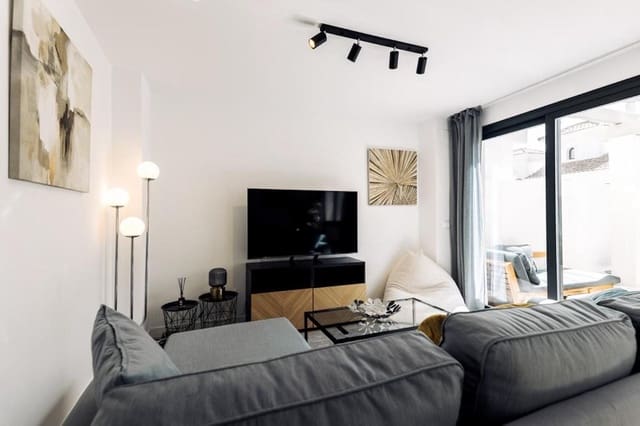 3 sypialnia Dom na sprzedaż w El Paraiso, Estepona z basenem garażem - 560 000 € (Ref: 9733258)