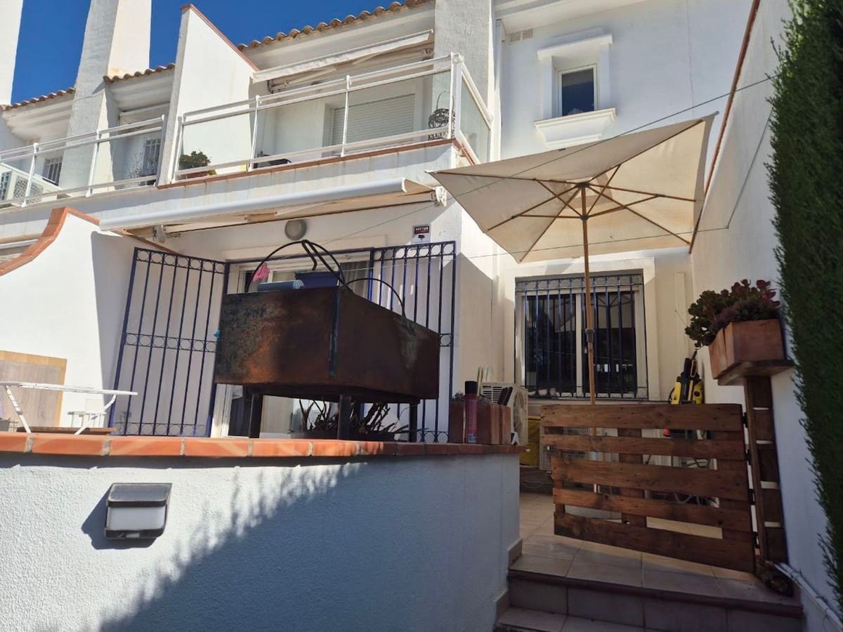 3 bedroom Townhouse for sale in Velez-Malaga with pool - € 546,000 (Ref: 9733259)
