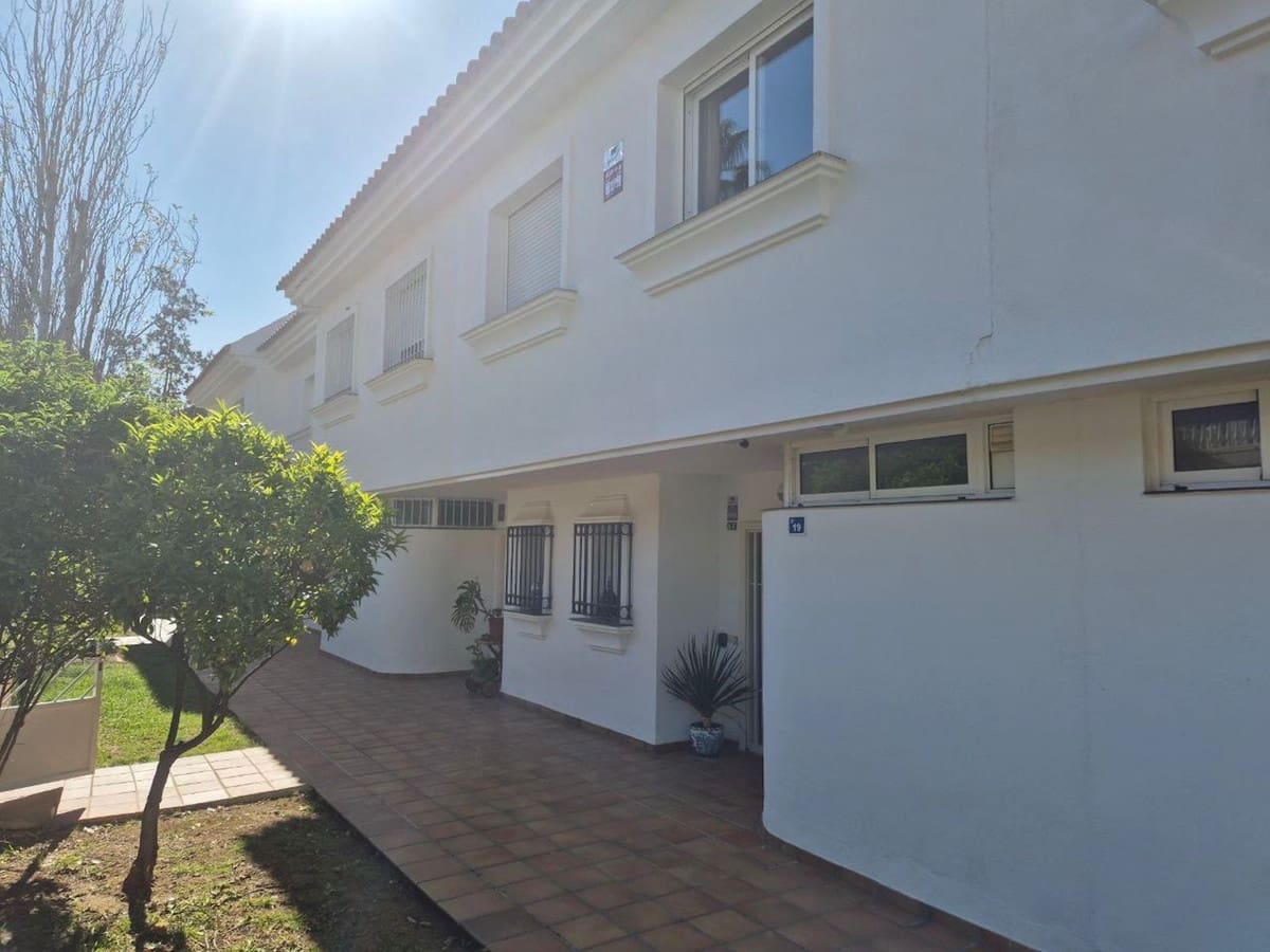3 bedroom Townhouse for sale in Velez-Malaga with pool - € 546,000 (Ref: 9733259)