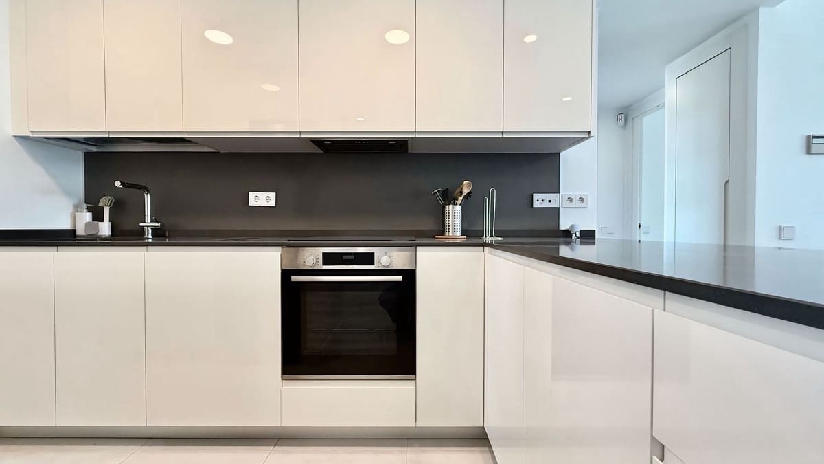 2 slaapkamer Appartement te koop in Estepona met zwembad garage - € 485.000 (Ref: 9733261)