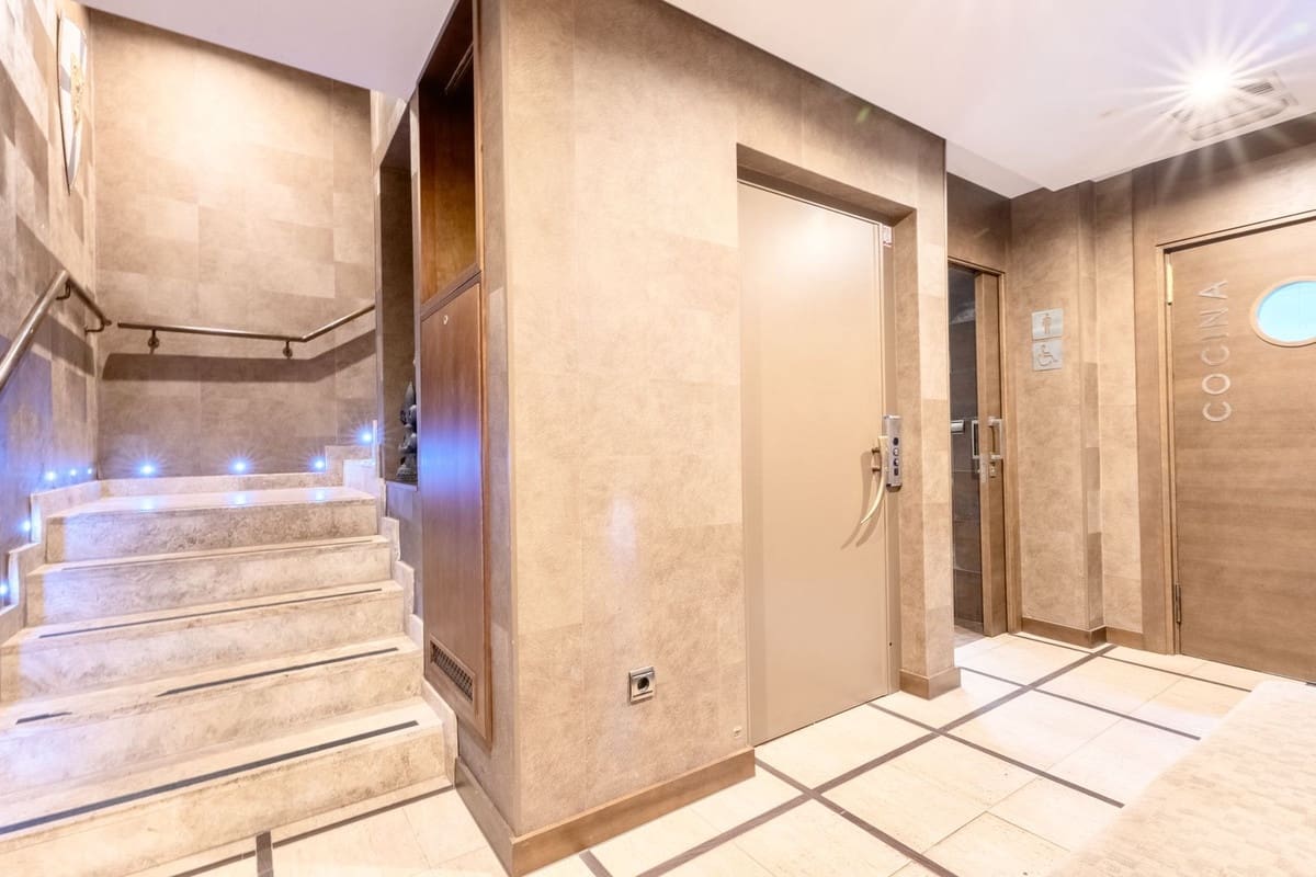 Restaurant/Bar à vendre à San Pedro de Alcantara - 477 000 € (Ref: 9733262)