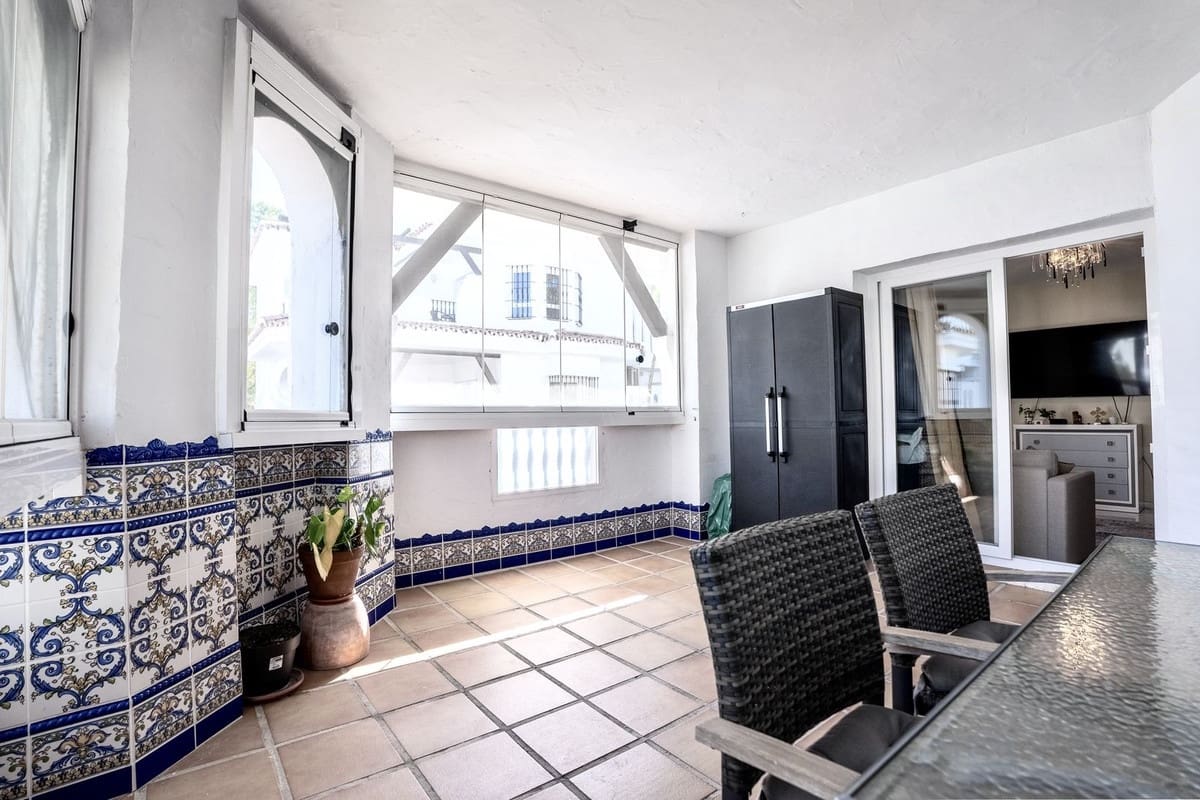 2 bedroom Apartment for sale in Nueva Andalucia with pool - € 470,000 (Ref: 9733263)