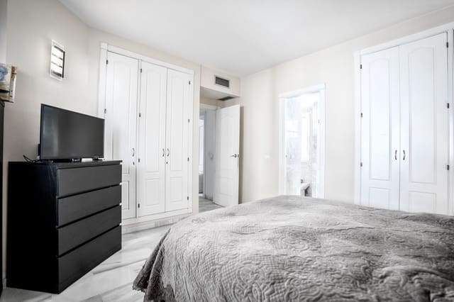 2 sypialnia Apartament na sprzedaż w Nueva Andalucia, Marbella z basenem - 470 000 € (Ref: 9733263)