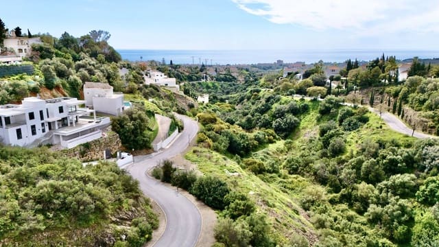 Building Plot for sale in El Rosario, Marbella - € 399,000 (Ref: 9733267)