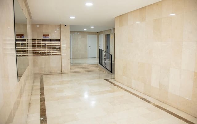 4 slaapkamer Appartement te koop in San Pedro de Alcantara, Marbella - € 393.000 (Ref: 9733268)