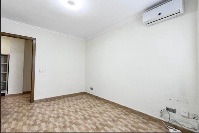 Kontor til salg i Marbella - € 340.000 (Ref: 9733271)