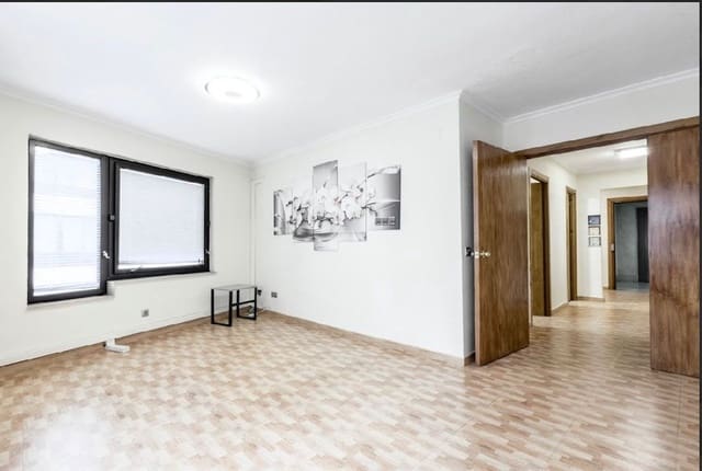 Kontor til salg i Marbella - € 340.000 (Ref: 9733271)