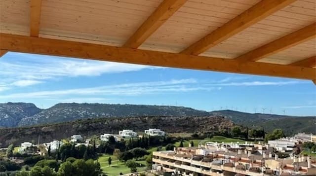 2 Zimmer Penthouse zu verkaufen in Casares mit Pool Garage - 320.000 € (Ref: 9733272)