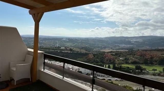 2 chambre Penthouse à vendre à Casares avec piscine garage - 320 000 € (Ref: 9733272)
