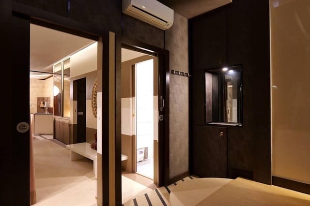 4 slaapkamer Commercieel te koop in Puerto Banus, Marbella met garage - € 260.000 (Ref: 9733275)