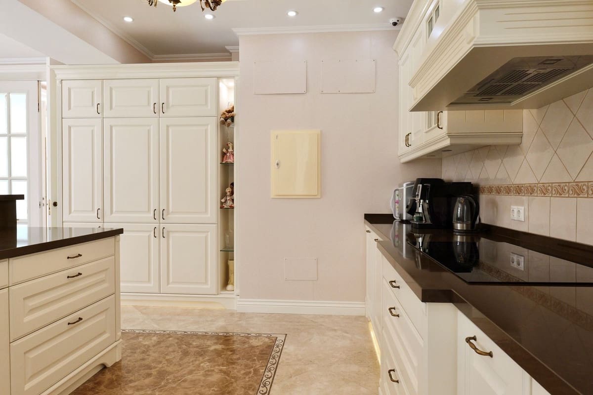 4 bedroom Villa for sale in El Rosario with pool garage - € 3,990,000 (Ref: 9733277)