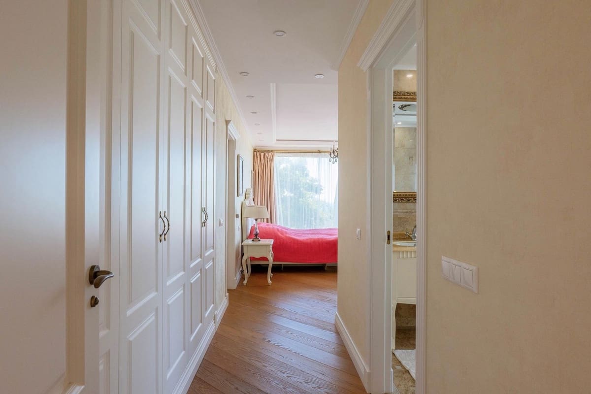 4 bedroom Villa for sale in El Rosario with pool garage - € 3,990,000 (Ref: 9733277)