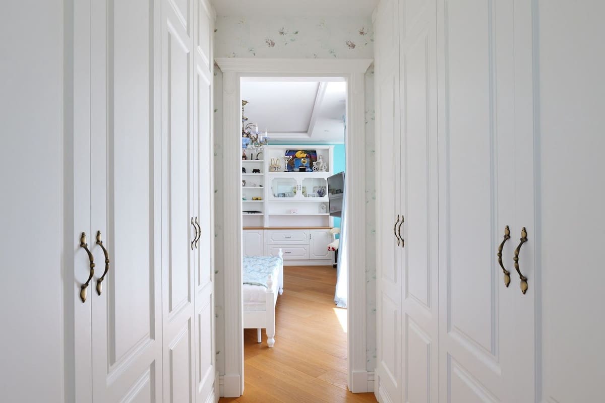 4 bedroom Villa for sale in El Rosario with pool garage - € 3,990,000 (Ref: 9733277)