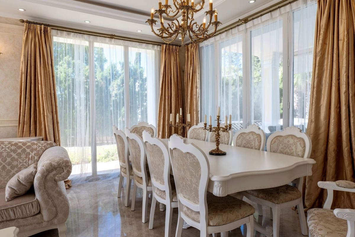 4 bedroom Villa for sale in El Rosario with pool garage - € 3,990,000 (Ref: 9733277)