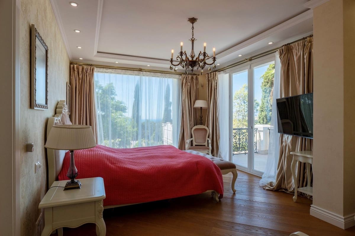 4 bedroom Villa for sale in El Rosario with pool garage - € 3,990,000 (Ref: 9733277)