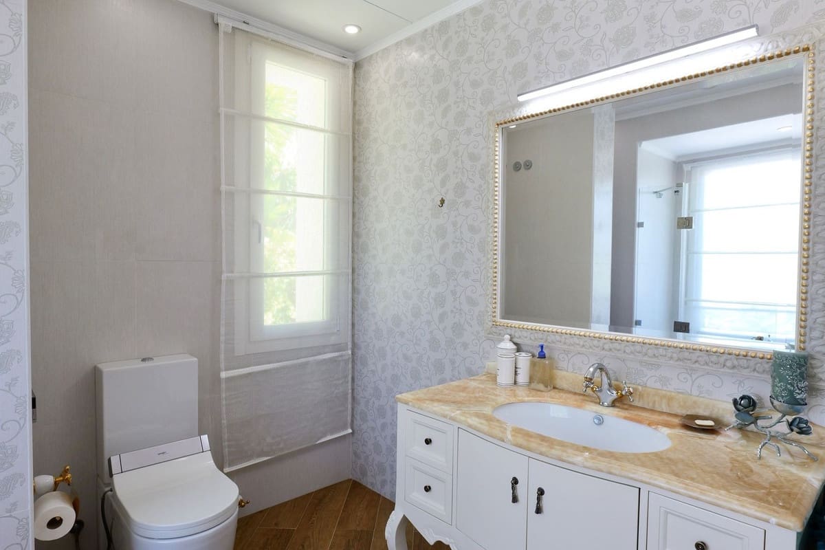 4 bedroom Villa for sale in El Rosario with pool garage - € 3,990,000 (Ref: 9733277)