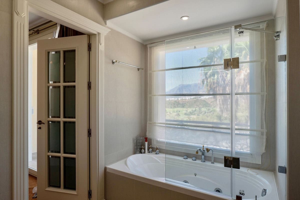 4 bedroom Villa for sale in El Rosario with pool garage - € 3,990,000 (Ref: 9733277)