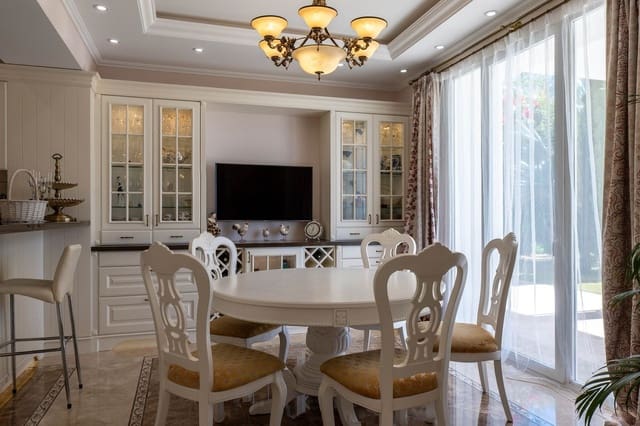 4 sovrum Villa till salu i El Rosario, Marbella med pool garage - 3 990 000 € (Ref: 9733277)