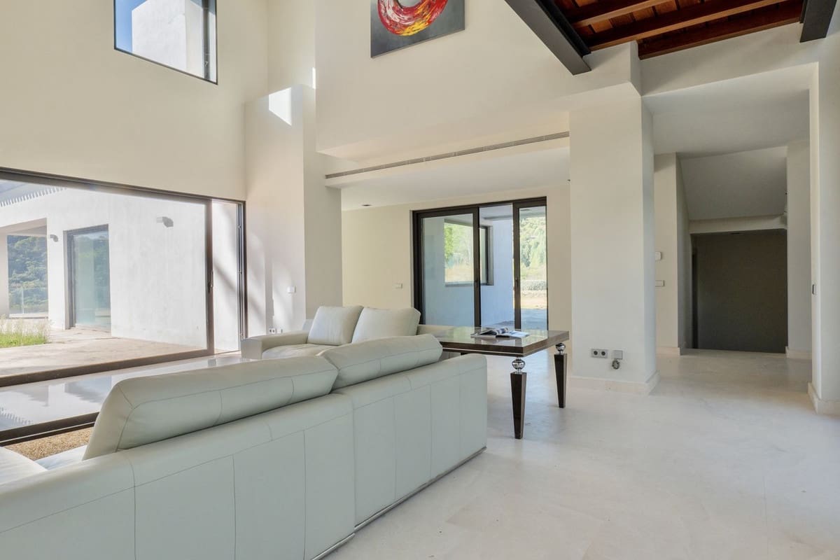 7 bedroom Villa for sale in Benahavis with pool garage - € 3,500,000 (Ref: 9733278)