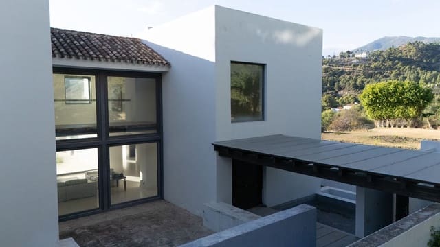 Chalet de 7 habitaciones en Benahavís en venta con piscina garaje - 3.500.000 € (Ref: 9733278)