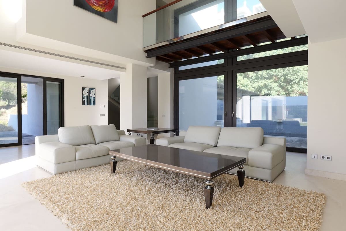 7 bedroom Villa for sale in Benahavis with pool garage - € 3,500,000 (Ref: 9733278)