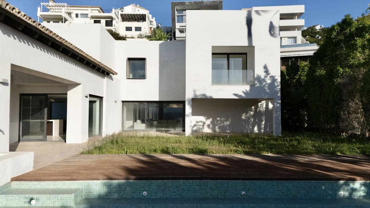 7 bedroom Villa for sale in Benahavis with pool garage - € 3,500,000 (Ref: 9733278)
