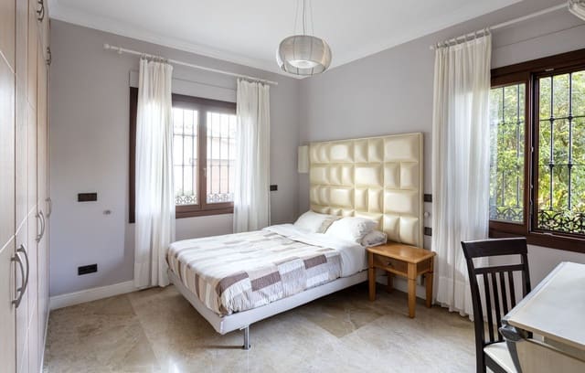 6 sypialnia Willa na sprzedaż w Elviria, Marbella z basenem garażem - 3 450 000 € (Ref: 9733279)