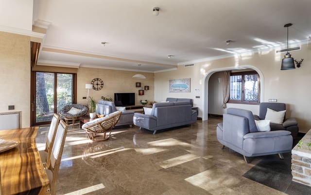 6 sypialnia Willa na sprzedaż w Elviria, Marbella z basenem garażem - 3 450 000 € (Ref: 9733279)