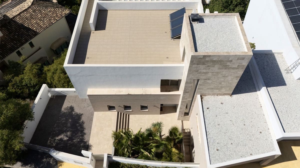 6 bedroom Villa for sale in Los Arqueros with pool garage - € 3,250,000 (Ref: 9733280)