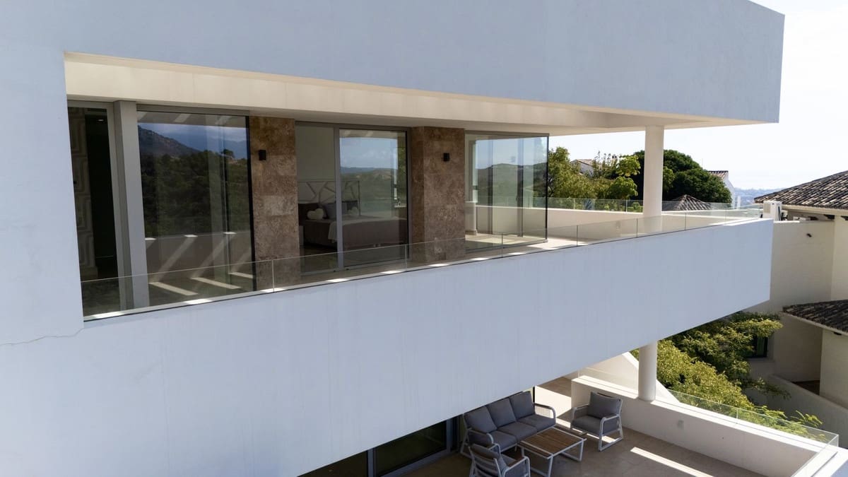 6 bedroom Villa for sale in Los Arqueros with pool garage - € 3,250,000 (Ref: 9733280)