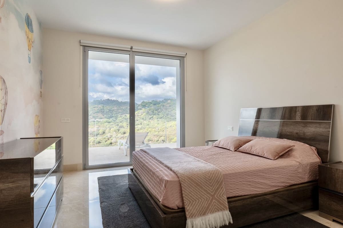 6 bedroom Villa for sale in Los Arqueros with pool garage - € 3,250,000 (Ref: 9733280)