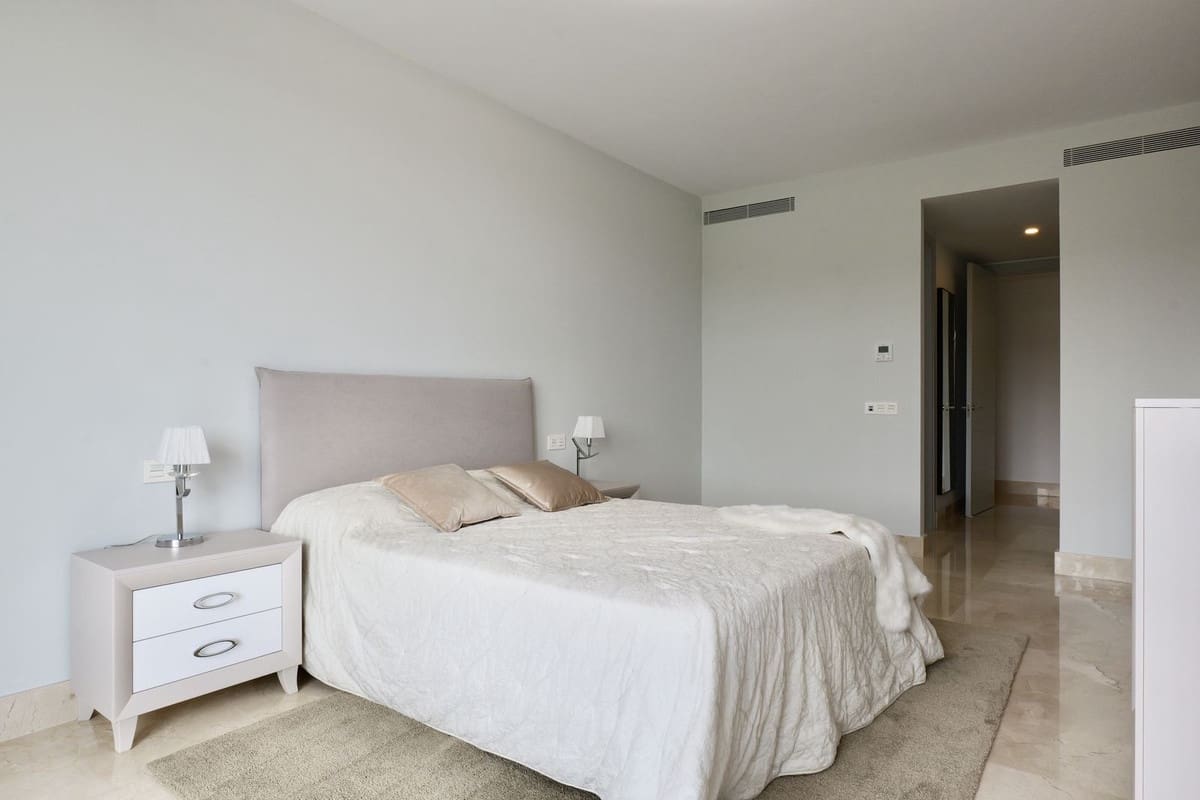 6 bedroom Villa for sale in Los Arqueros with pool garage - € 3,250,000 (Ref: 9733280)