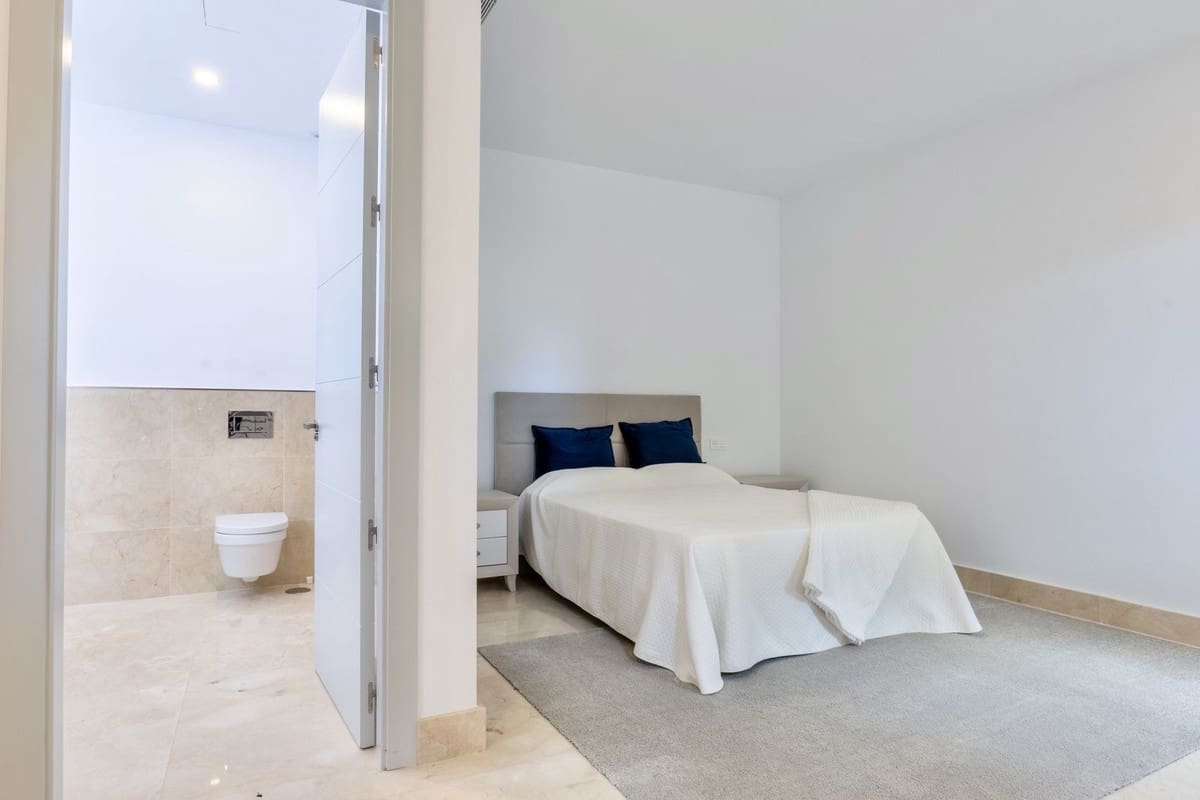 6 bedroom Villa for sale in Los Arqueros with pool garage - € 3,250,000 (Ref: 9733280)