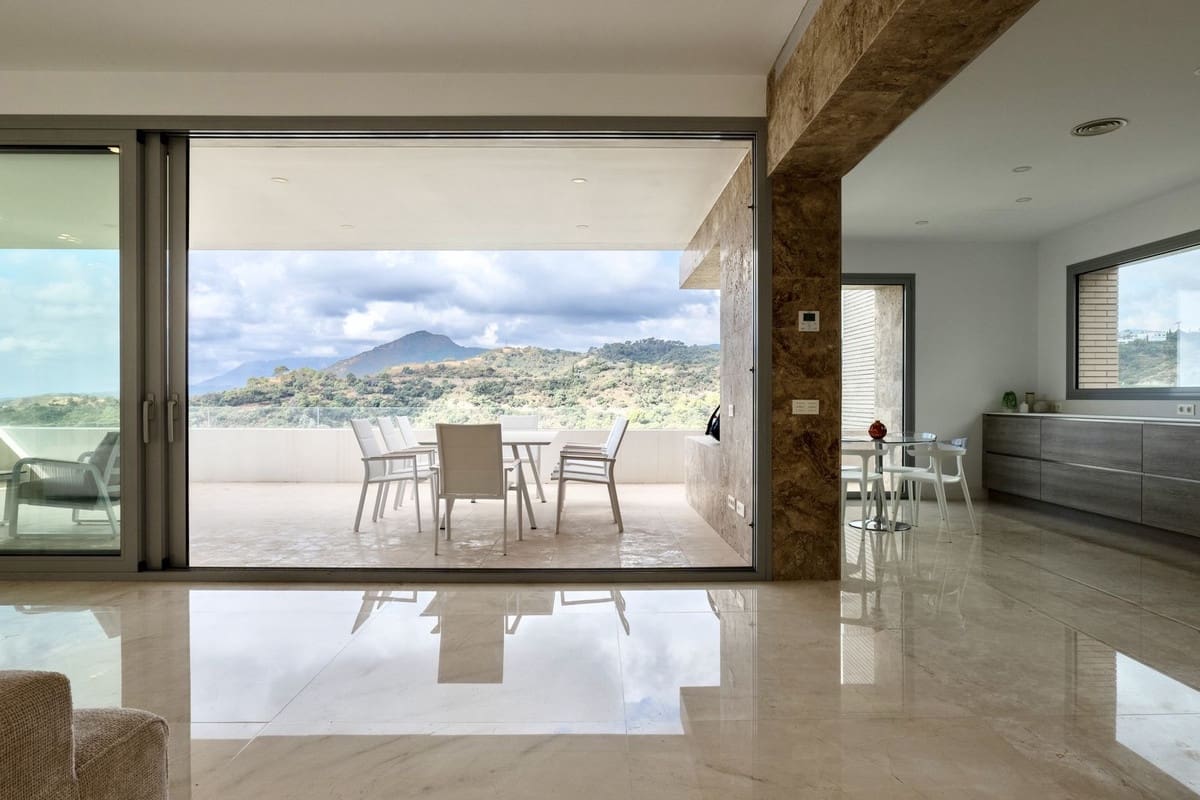 6 bedroom Villa for sale in Los Arqueros with pool garage - € 3,250,000 (Ref: 9733280)