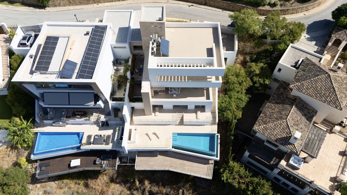 6 bedroom Villa for sale in Los Arqueros with pool garage - € 3,250,000 (Ref: 9733280)