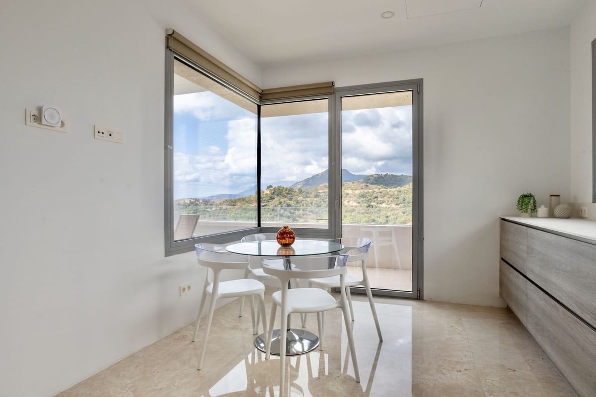 6 bedroom Villa for sale in Los Arqueros with pool garage - € 3,250,000 (Ref: 9733280)