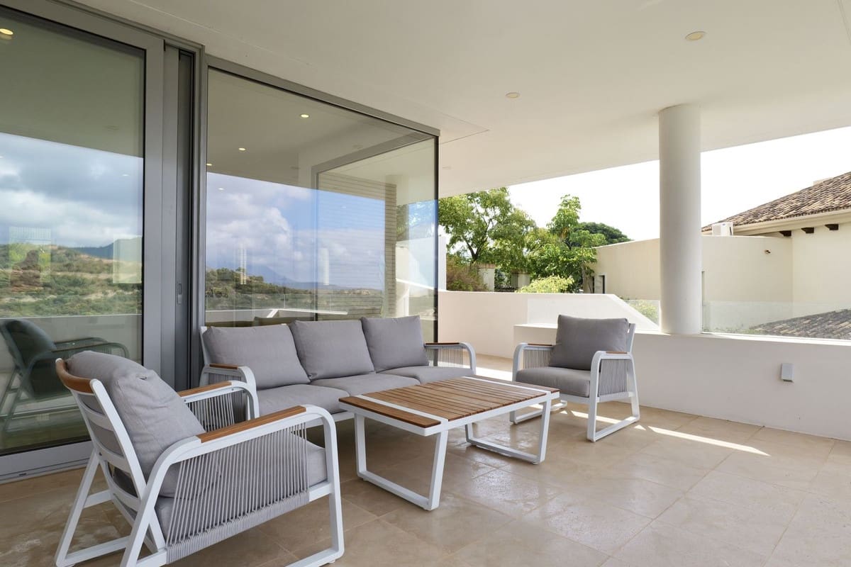 6 bedroom Villa for sale in Los Arqueros with pool garage - € 3,250,000 (Ref: 9733280)